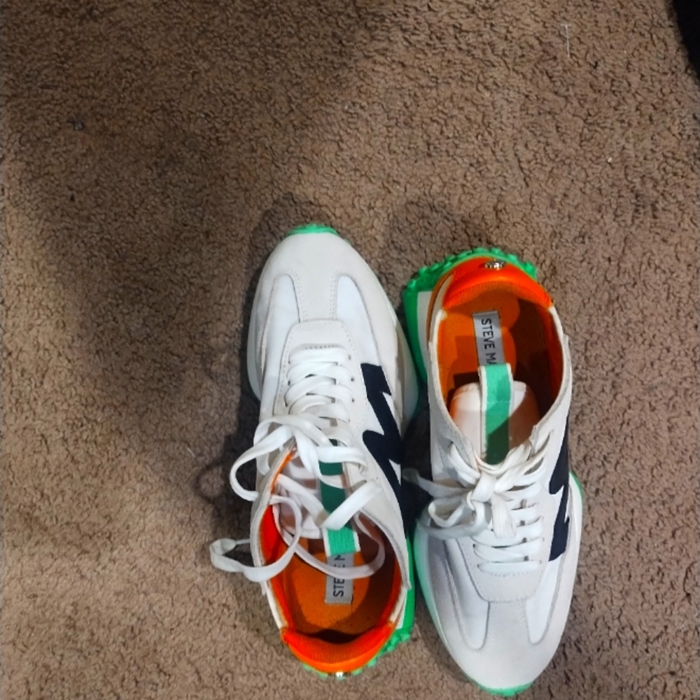 Steve Madden tennis shoes